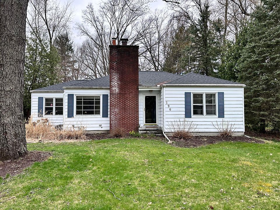 2nd image of 296 W Hamilton Ln