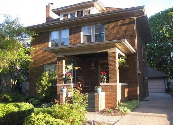2nd image of 934 W Downer Pl