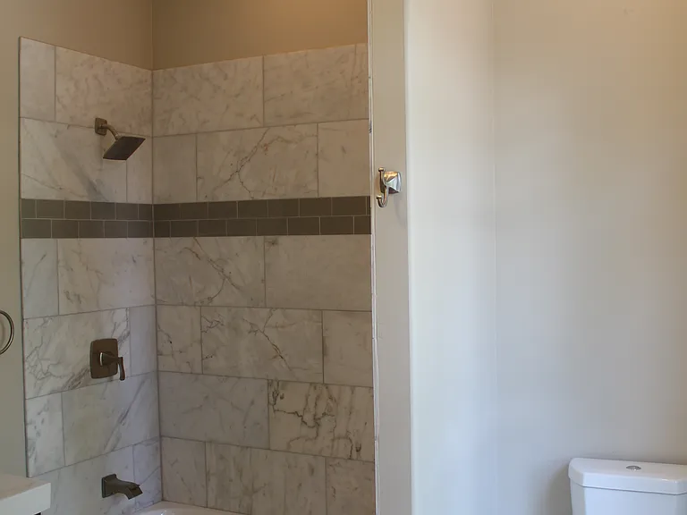 1547 N High St #2 — Photo 12