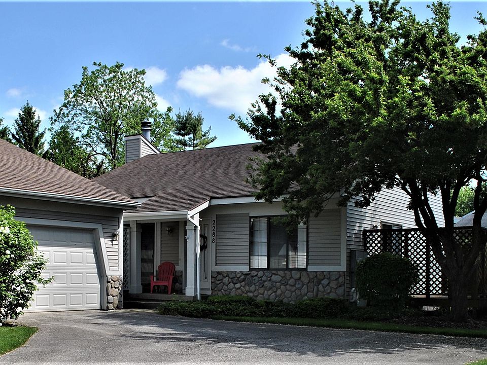 1st image of 2288 Southgate Dr SE