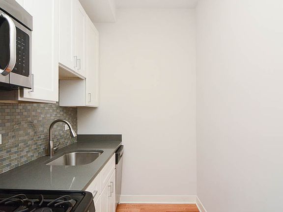3rd image of 2420 N Kedzie Blvd #B08
