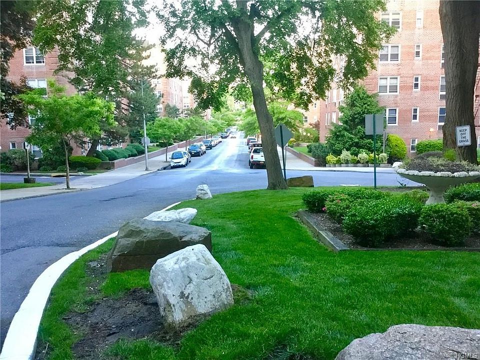 1st image of 5 Sadore Ln APT 5S