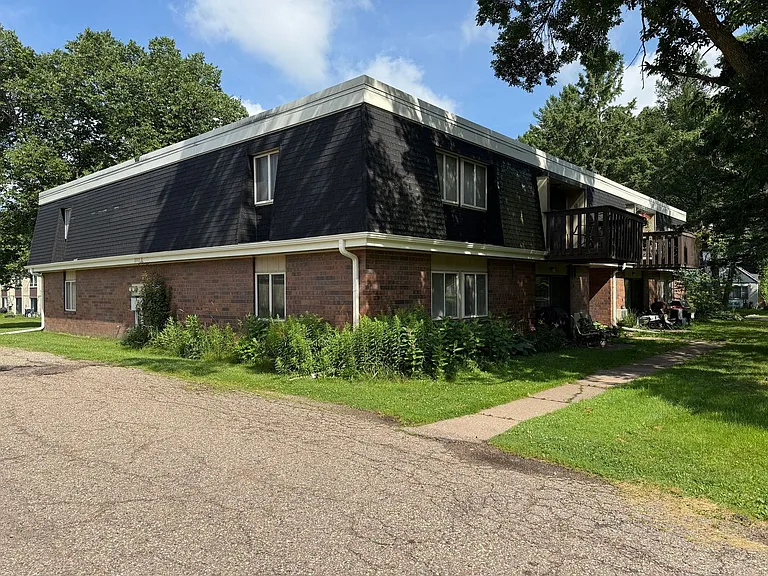 1600 Sawyer Dr — Photo 20