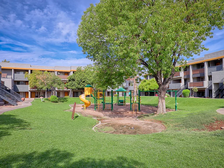 Jerome Apartments — Photo 25