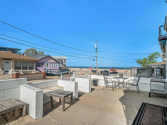 3rd image of 87 Esplanade Pl
