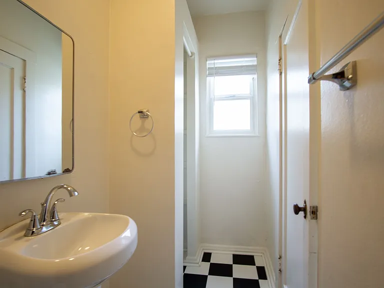 2044 N Kilpatrick St #313 — Photo 15