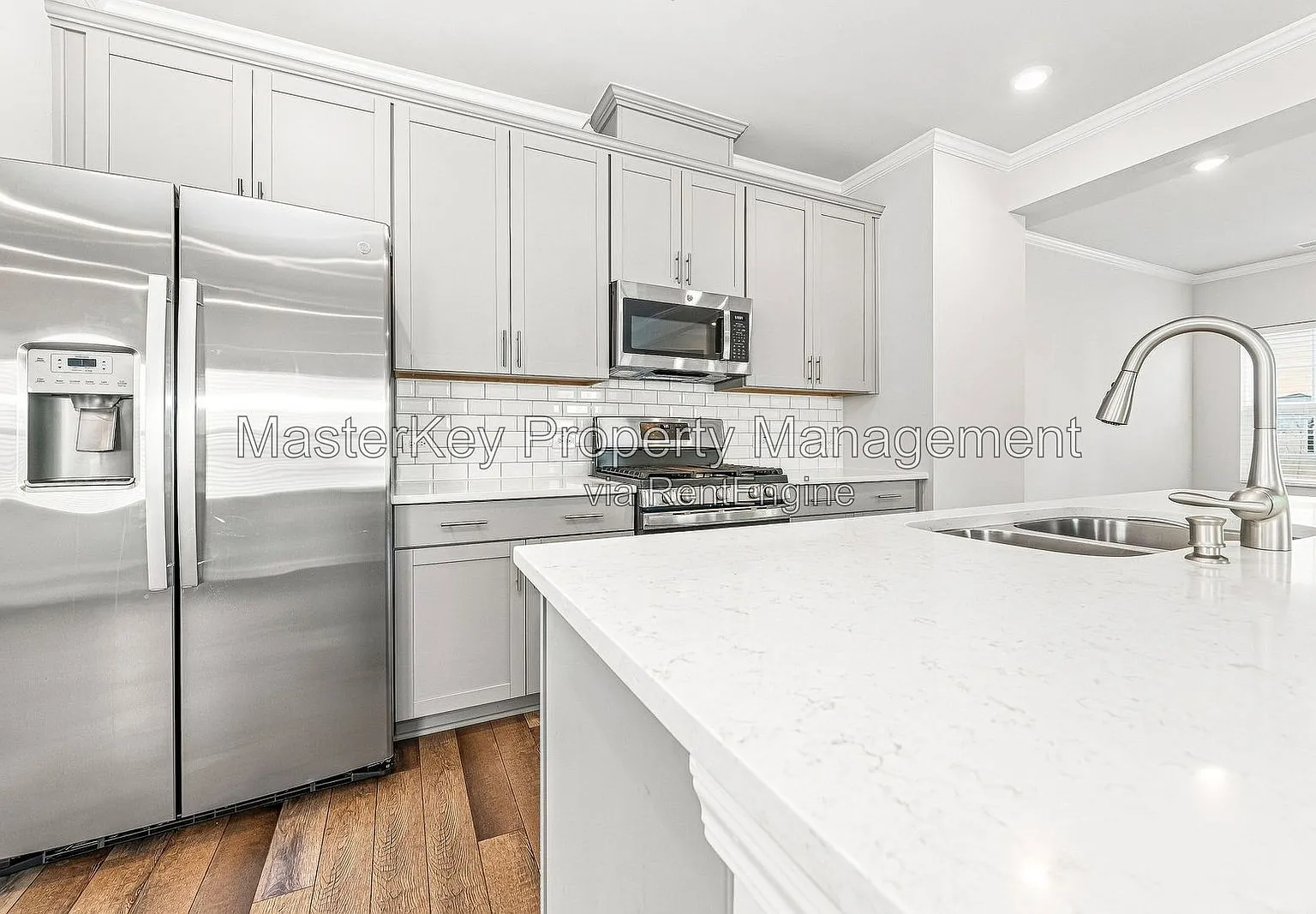 4 bed, 3.5 bath, 2395 sqft, $2,295 — Photo 2