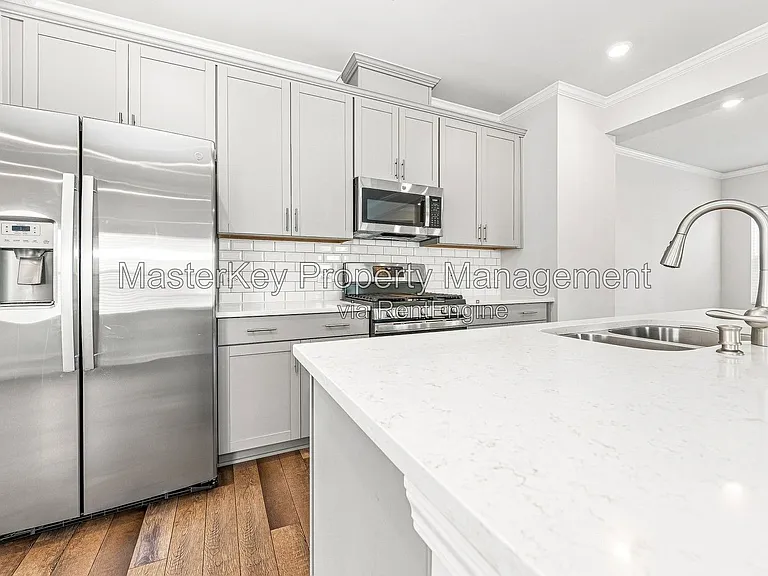 3001 Brellon Ln — Photo 2