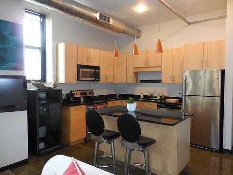 3rd image of 350 Saint Peter St Unit 912