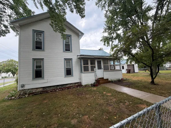 220 S Abbott St, Carson City, MI 48811