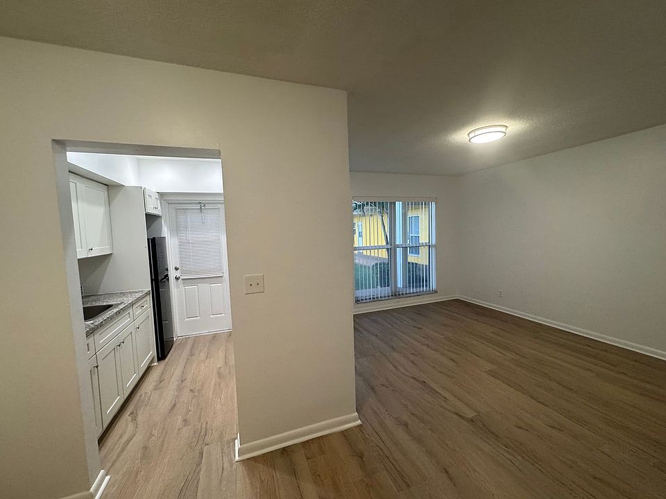 1st image of 2822 Van Buren St #106