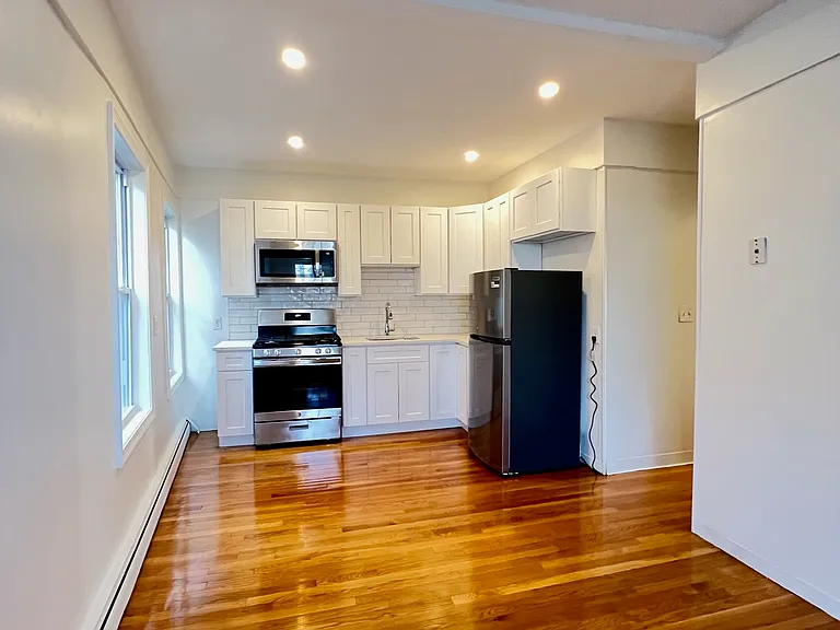 11 Franklin St #3 — Photo 7
