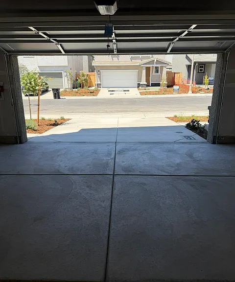2915 Porcelain St — Photo 29