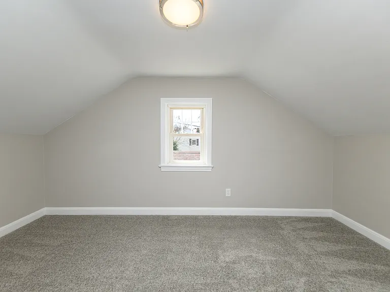 1050 S Keim St — Photo 26