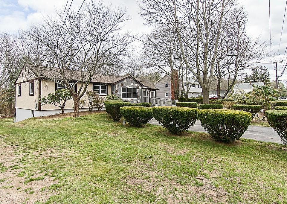 166 Blackstone St, Blackstone, MA 01504 Zillow
