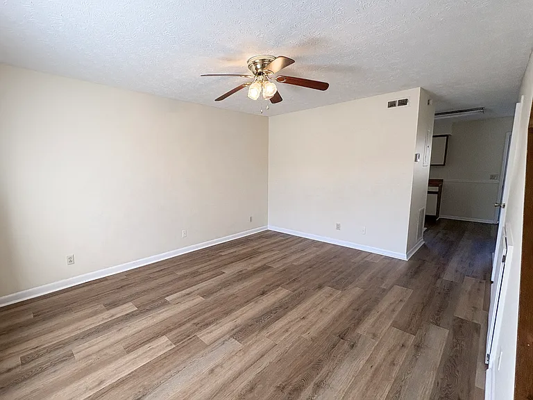 1840 Summerhaven Ave #2 — Photo 2