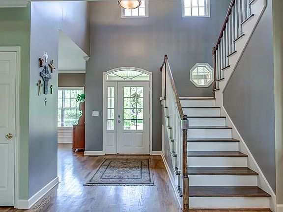 4th image of 4010 Danes Dr