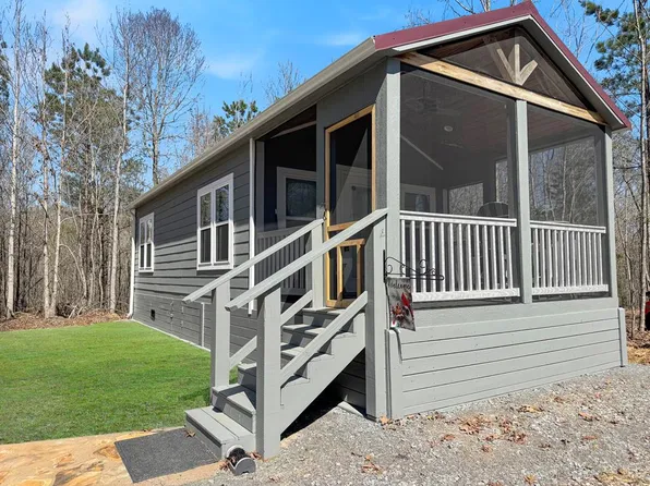 137 Summit Dr, Dover, TN 37058