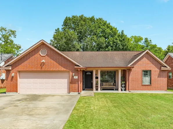 617 E Myrtle St, Angleton, TX 77515