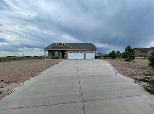 950 E Blackstone Dr, Pueblo West, CO 81007