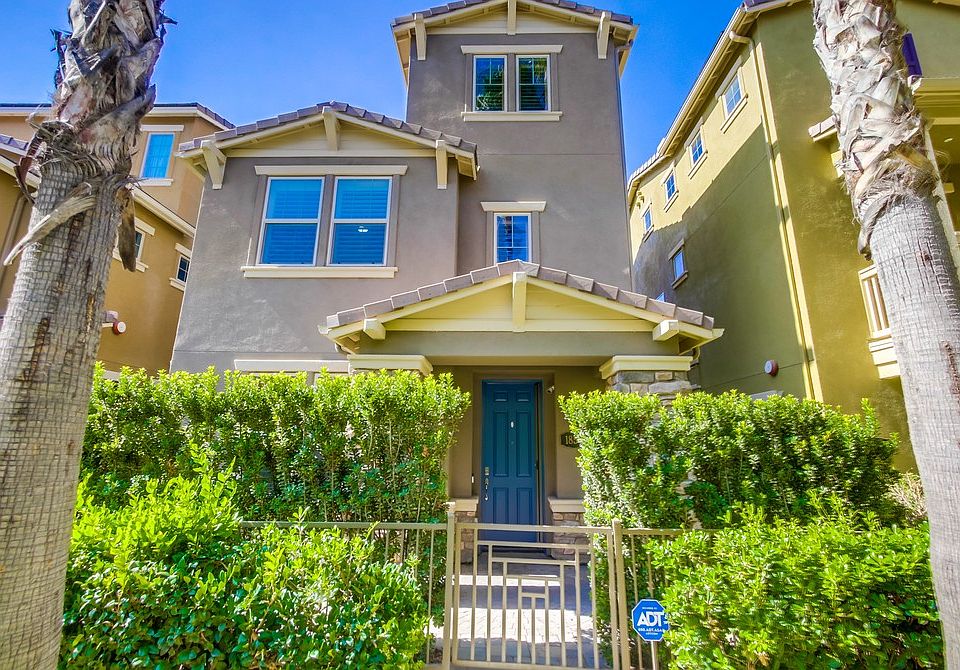 Privated fully fenced front yard