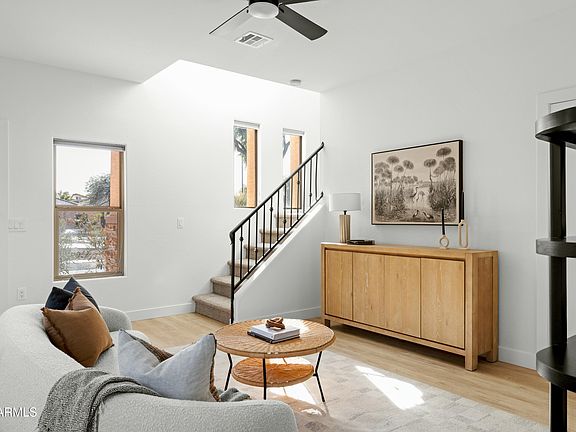 3rd image of 3034 E KINGS Avenue