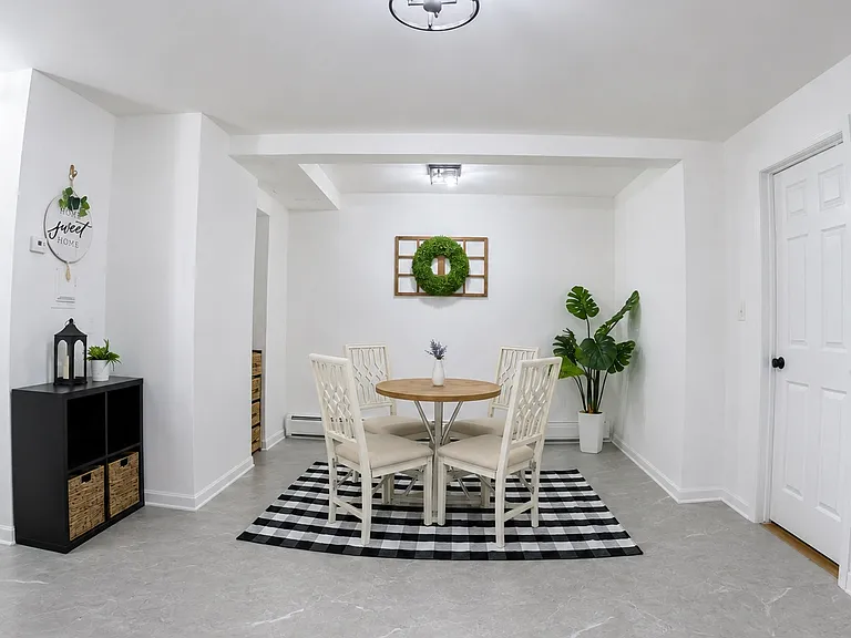 350 Princeton Ave — Photo 2