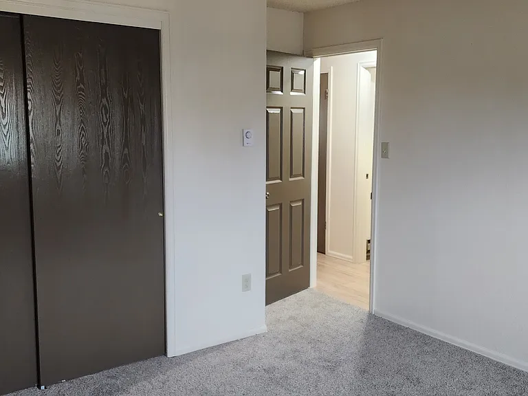 541L Eastview St — Photo 10