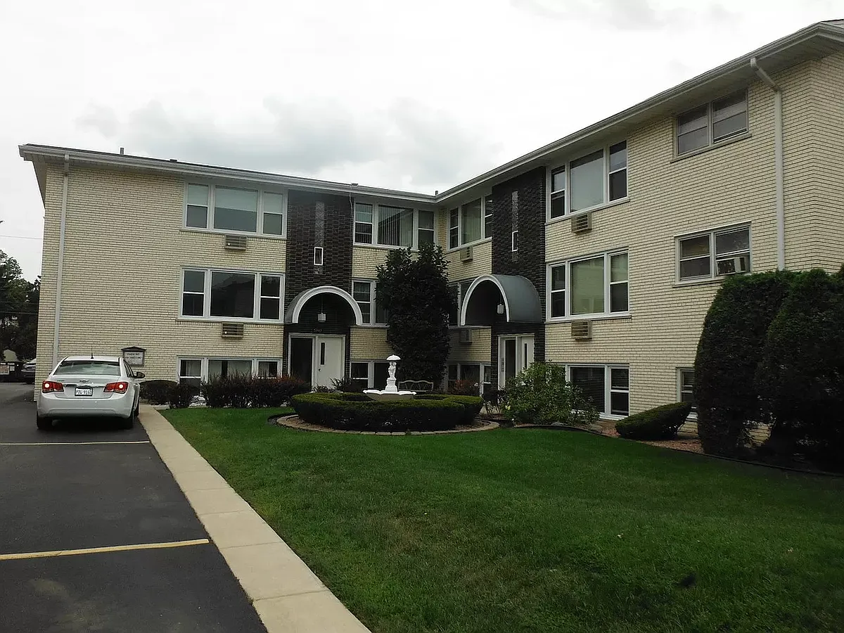 Building Photo - 5947 N Odell Ave #GN