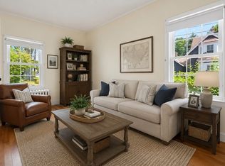 98 Pleasant St, Franklin, MA 02038