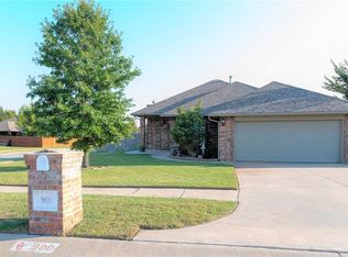 900 SW 39th St, Moore, OK 73160