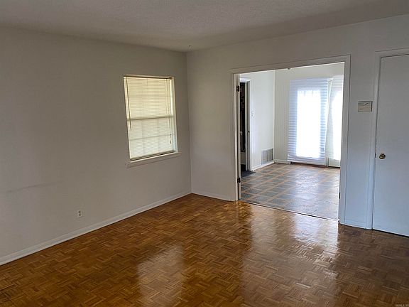3rd image of 104 W 34th Ave