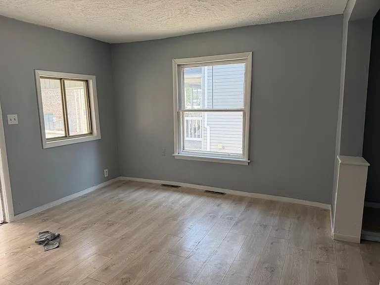 375 Allyn St — Photo 25
