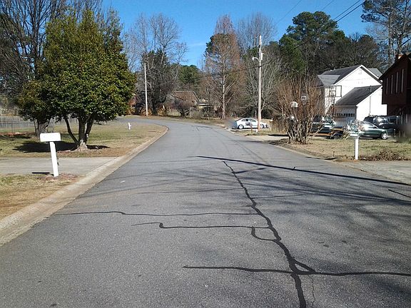 4th image of 777 Windsor Cir