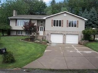 3219 Kingsridge Ct, East Liverpool, OH 43920