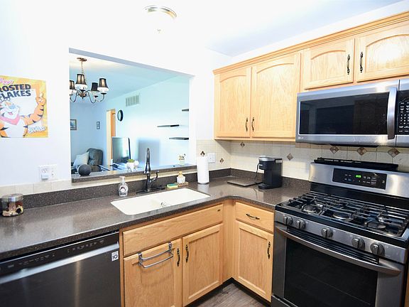 5th image of 28781 Berwick Ct