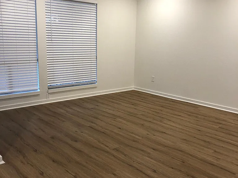 2102 Emerson St — Photo 12