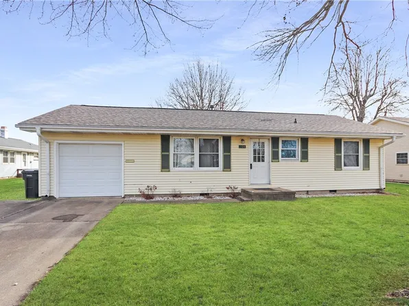 1104 S 23rd St, Mattoon, IL 61938