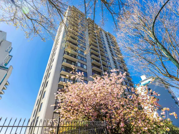 1330 Harwood St #1703, Vancouver, BC V6E 1S8