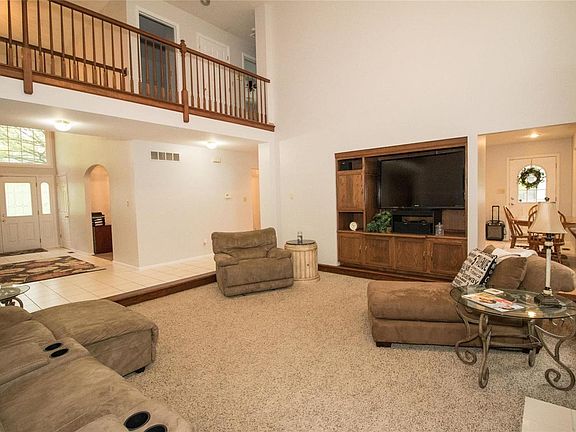 4th image of 4394 Owens Dr