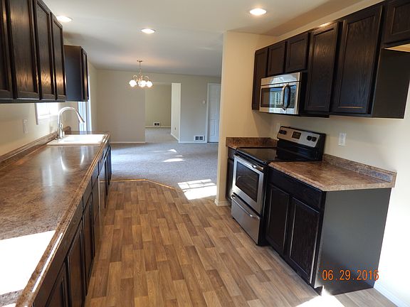 5th image of 18826 94th Dr NW