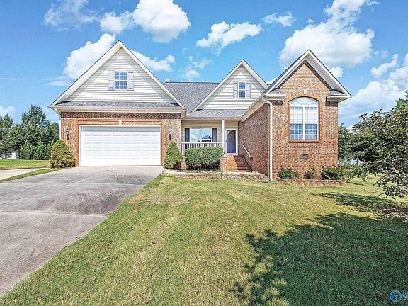 2nd image of 92 Lake Ridge Cir