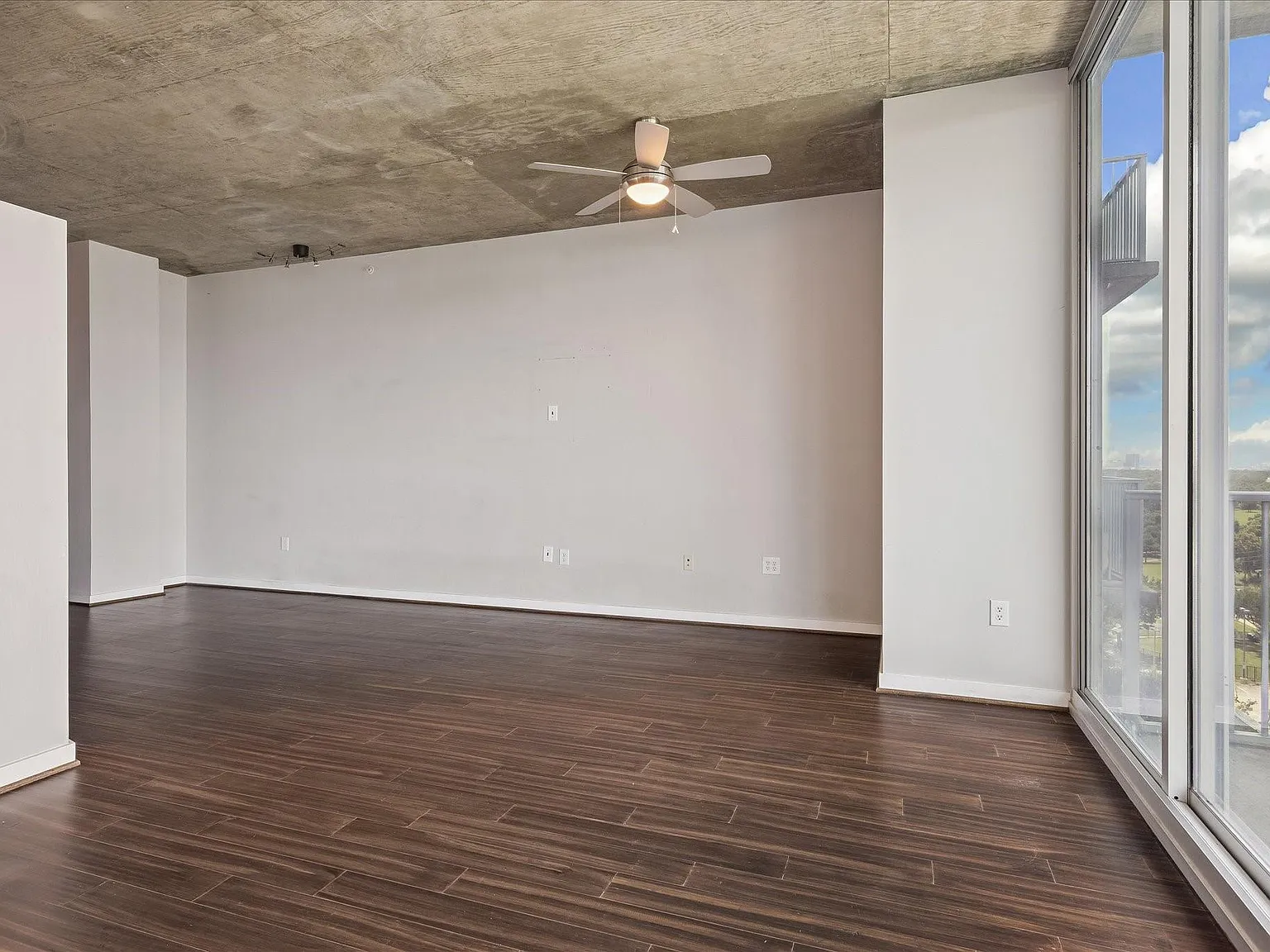 1 bed, 1.0 bath, 748 sqft, $1,850 — Photo 4