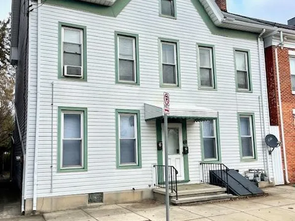 214 York St Floor 1, Hanover, PA 17331