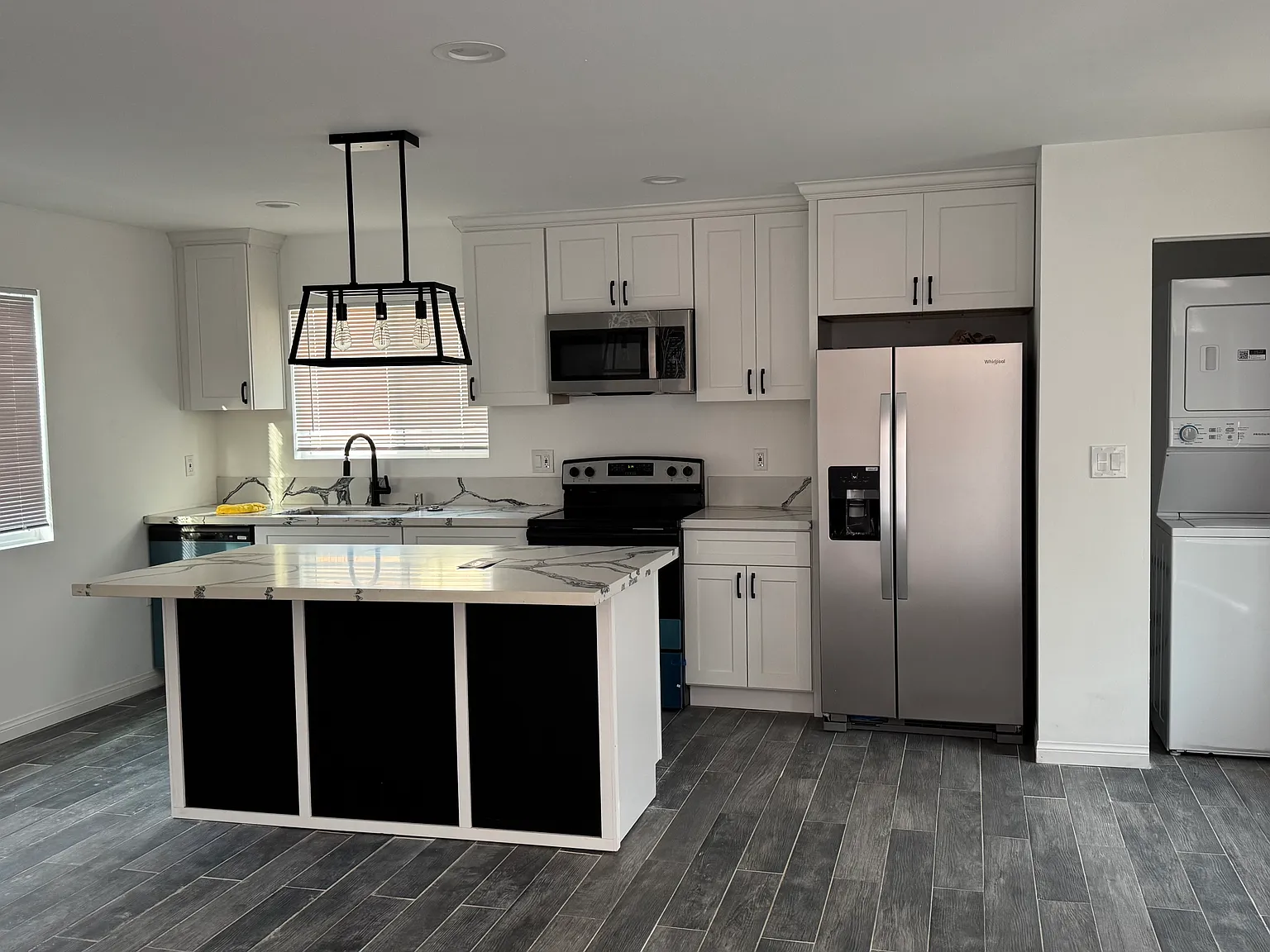 2 bed, 2.5 bath, 1000 sqft, $3,200 — Photo 1