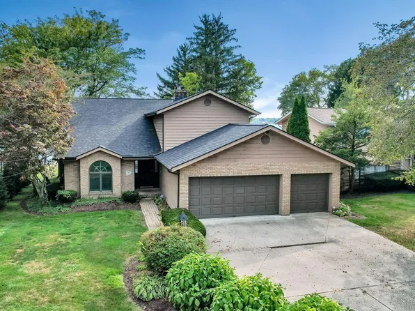 385 Lake Shore Dr W, Hebron, OH 43025