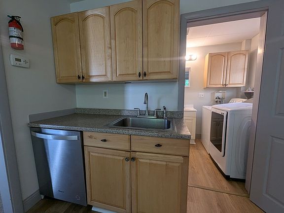 5th image of 28 Lincoln St #A