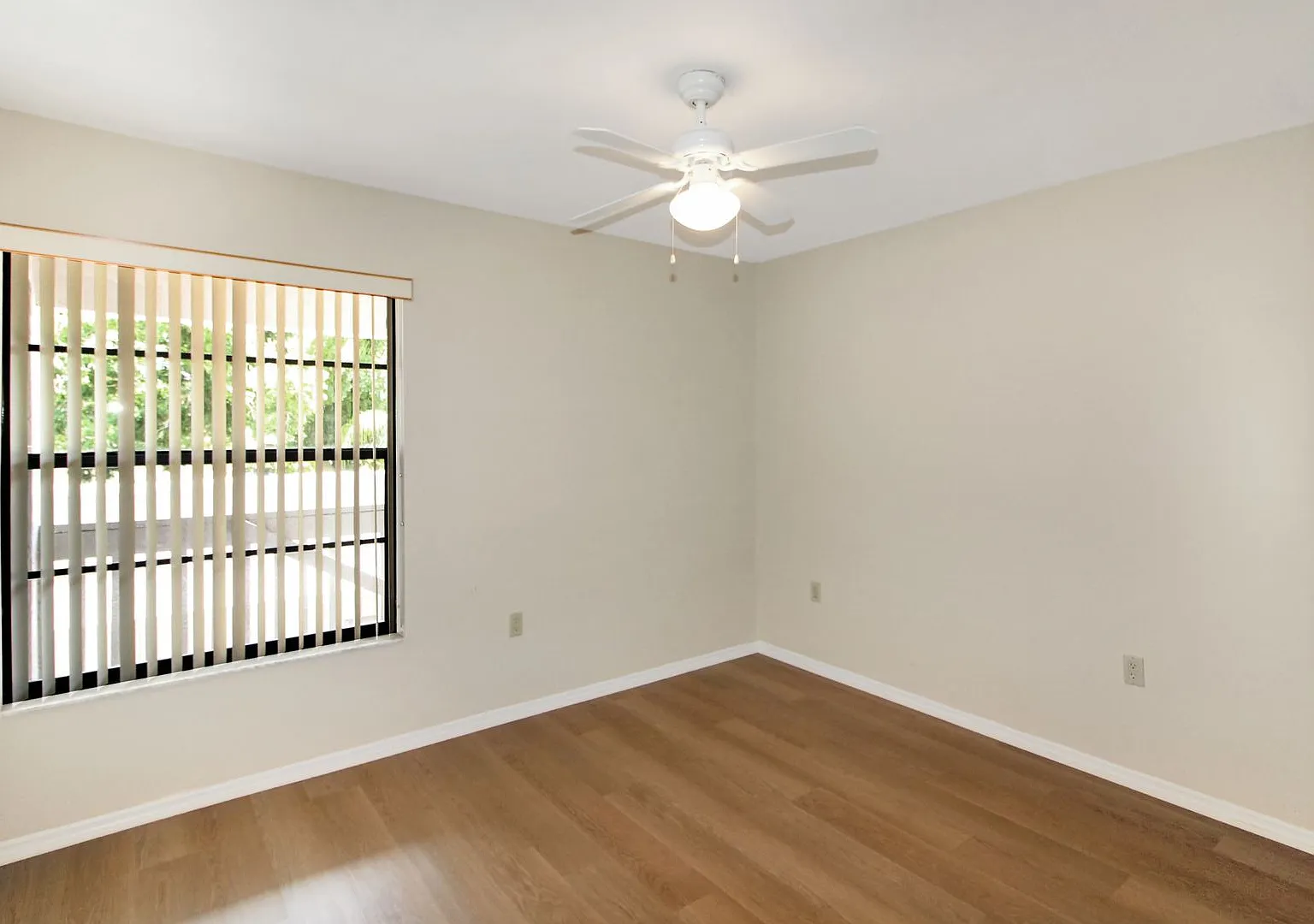 Golfview Annual Condo for Rent — Photo 4