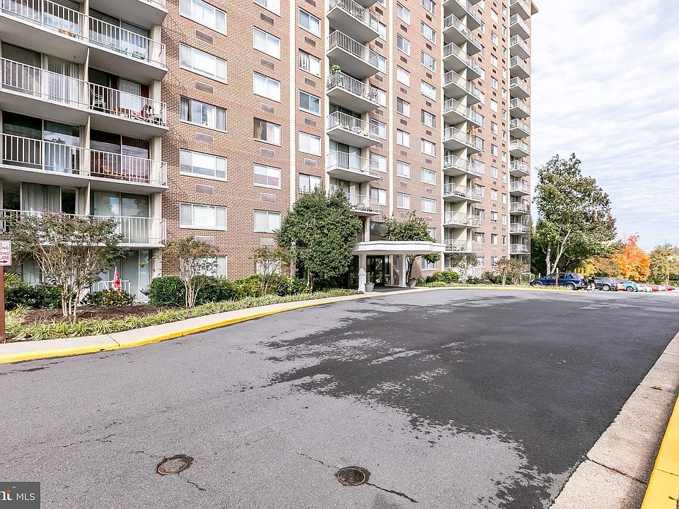 1st image of 2059 Huntington Ave APT 211
