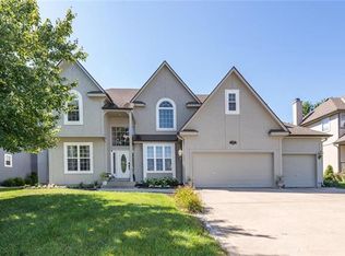 2305 SW Crown Dr, Lees Summit, MO 64082